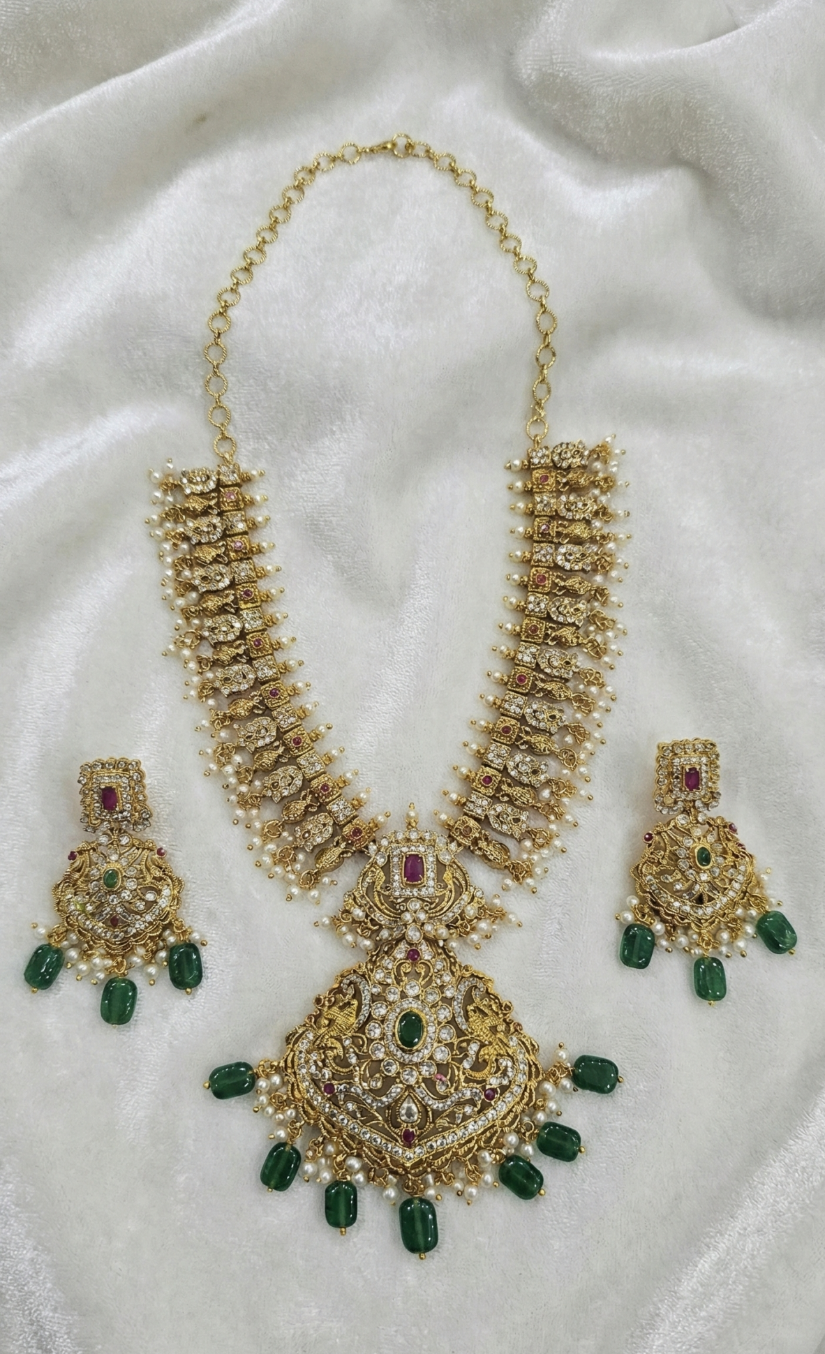 Finishing Matt with guttupusalu And Monalisa beads